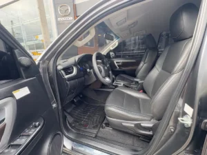 Toyota Fortuner 2017 Plateado Pasto