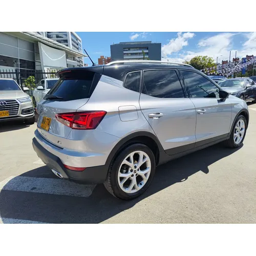 Seat Arona 2025 Plateado Bogotá