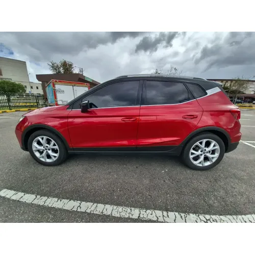 Seat Arona 2023 Rojo Bogotá