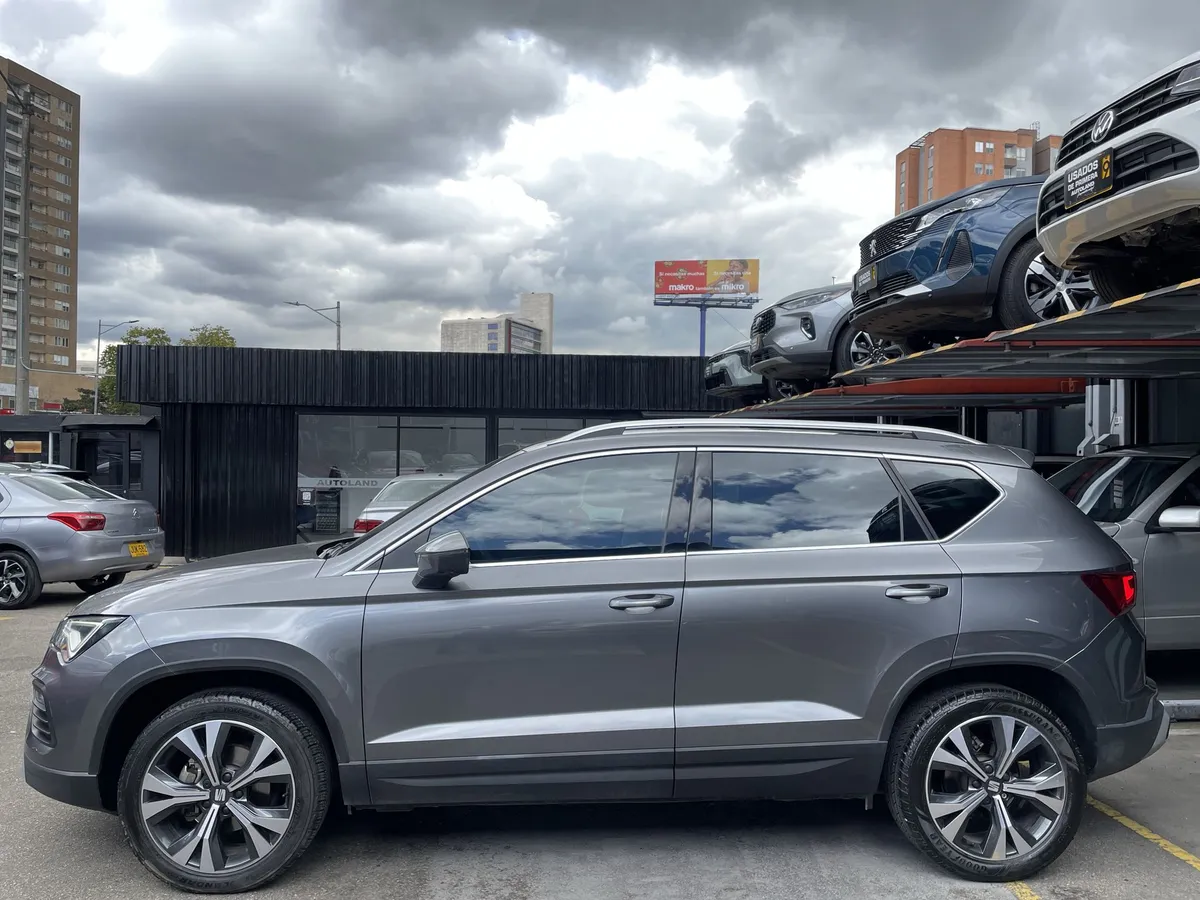 Seat Ateca 2023 Gris Bogotá