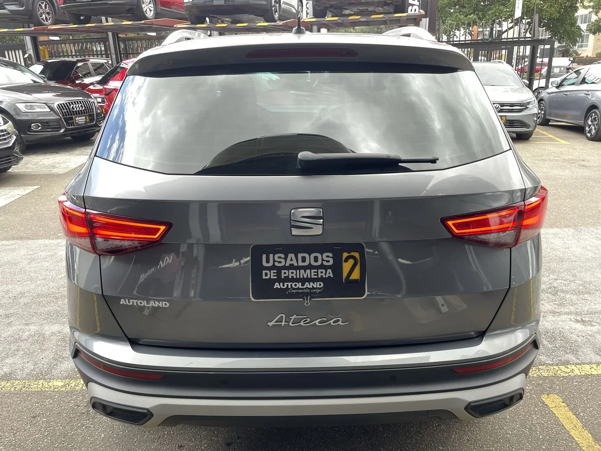 Seat Ateca 2023 Gris Bogotá