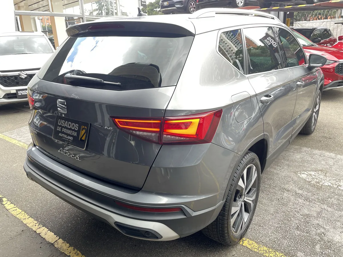 Seat Ateca 2023 Gris Bogotá