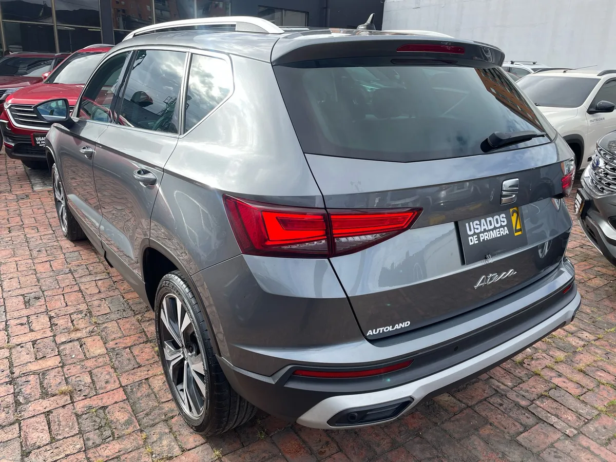Seat Ateca 2023 Gris Bogotá