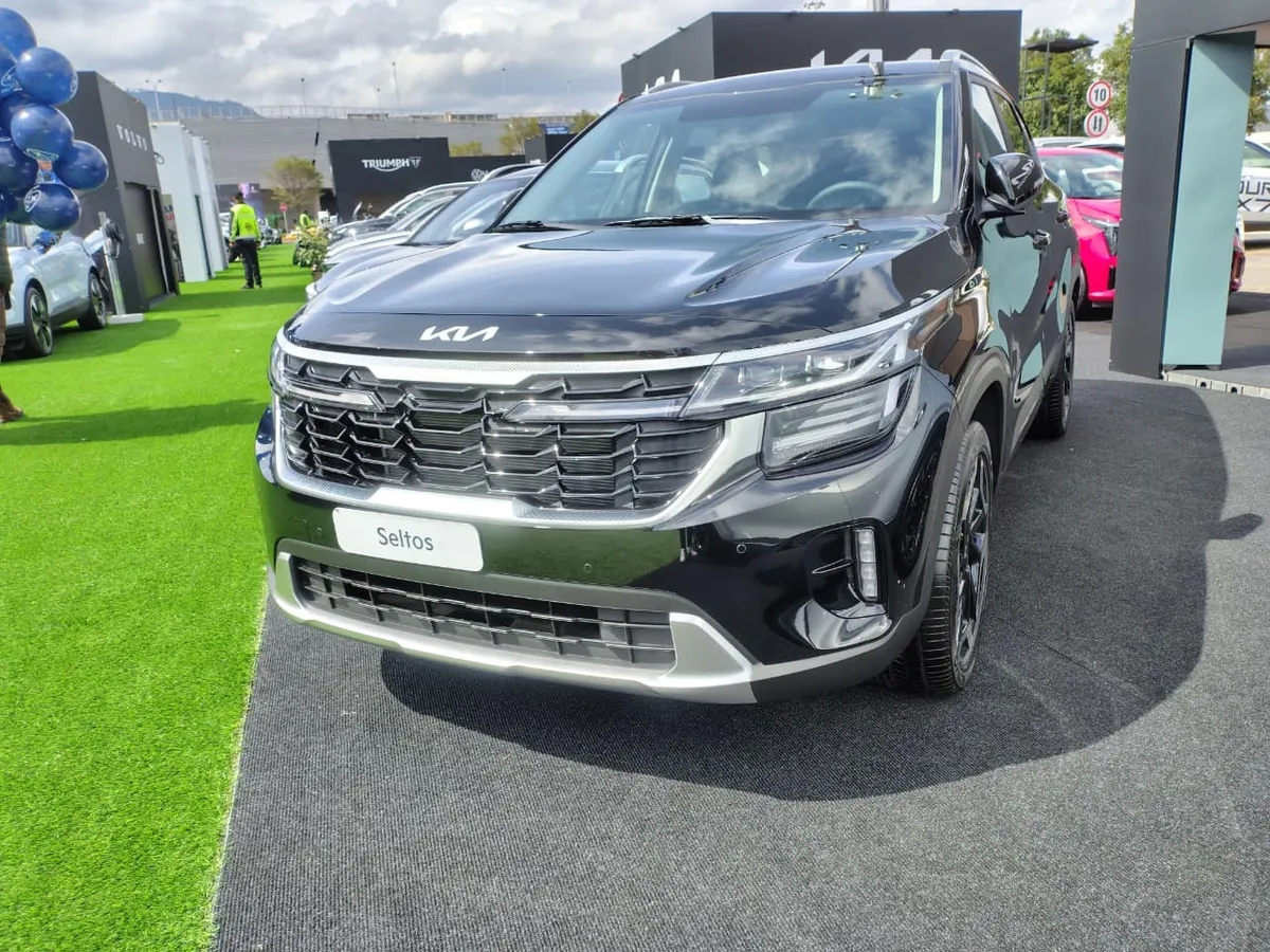 Kia Seltos Zenith 2026 Negro Bogotá