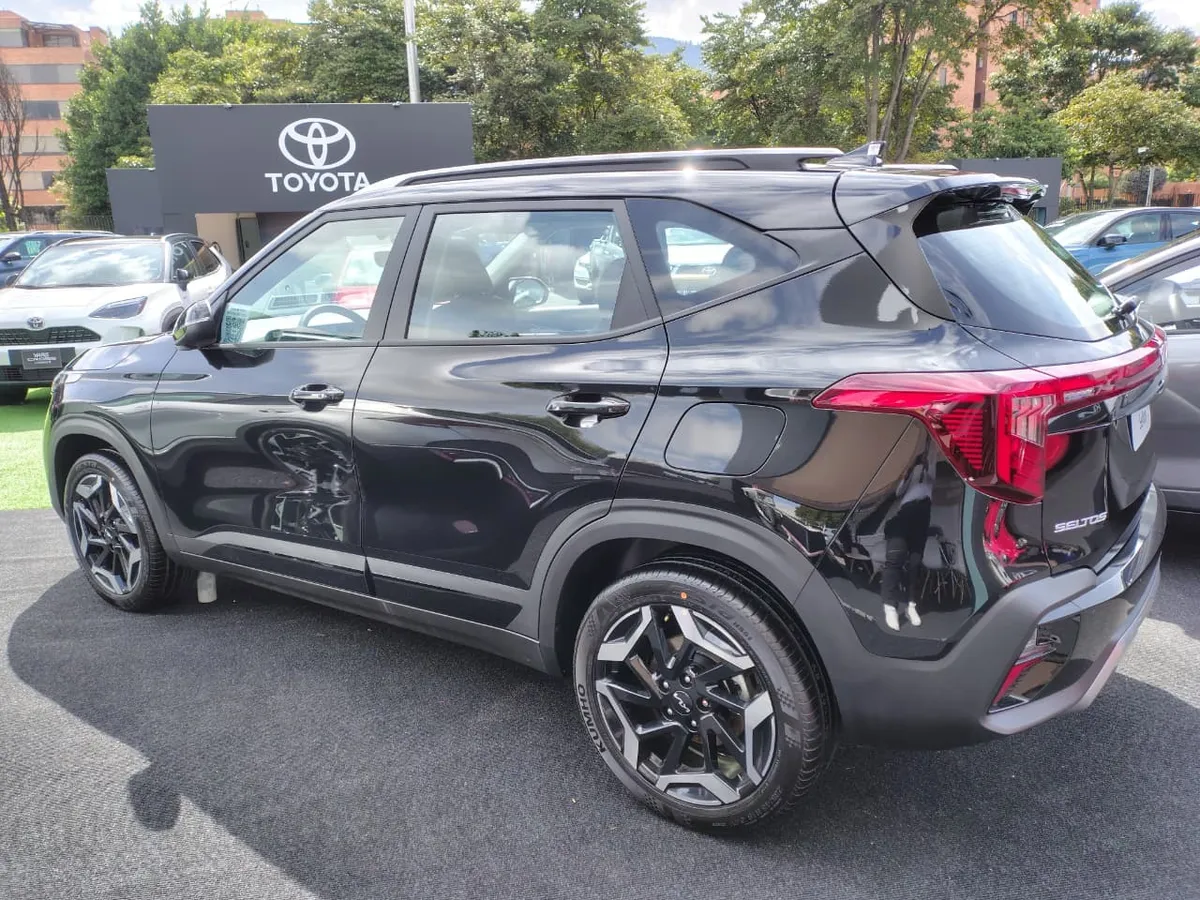 Kia Seltos Zenith 2026 Negro Bogotá