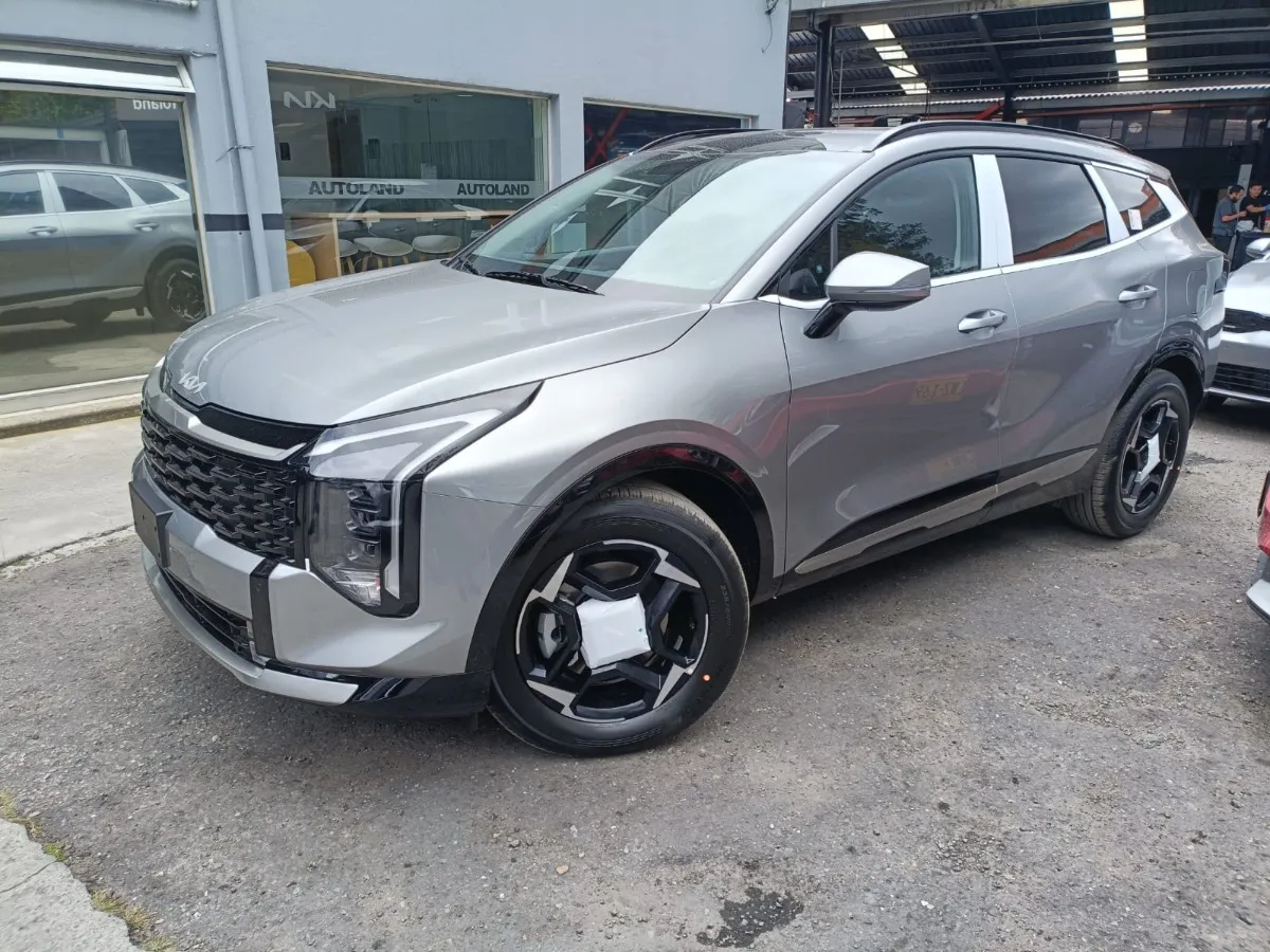 Kia Sportage Desire 2026 Gris Bogotá