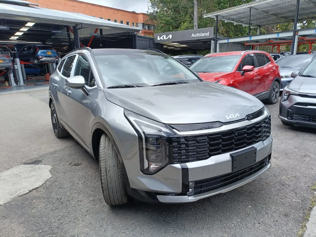 Kia Sportage Desire 2026 Gris Bogotá