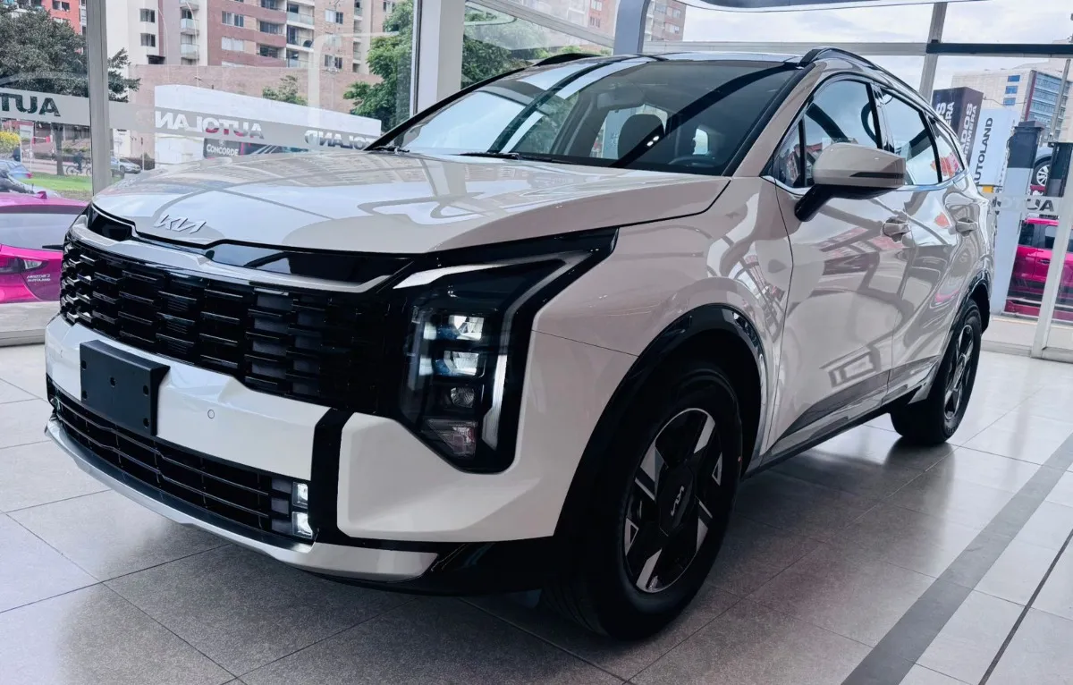 Kia Sportage Desire 2026 Gris Bogotá