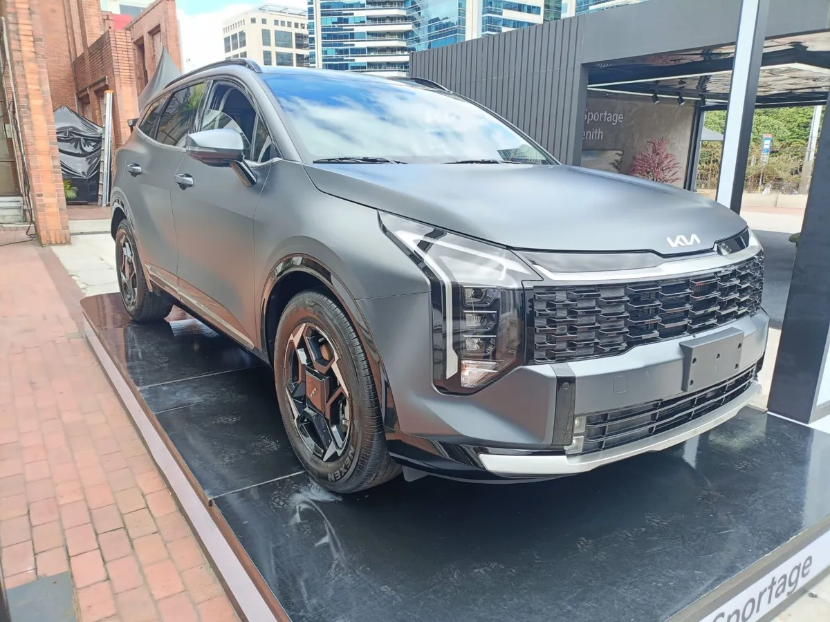Kia Sportage Zenith 2026 Gris Bogotá