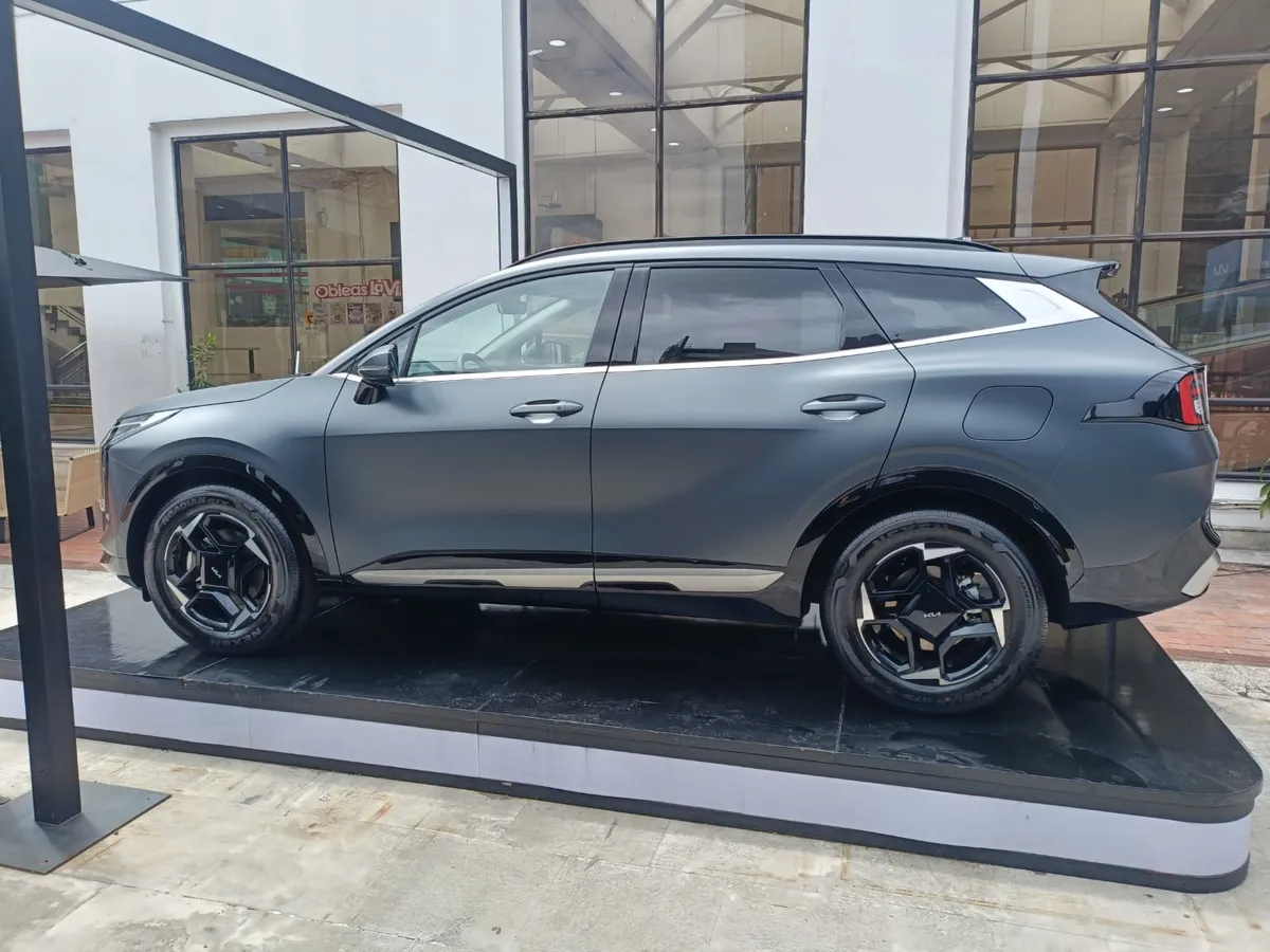 Kia Sportage Zenith 2026 Gris Bogotá