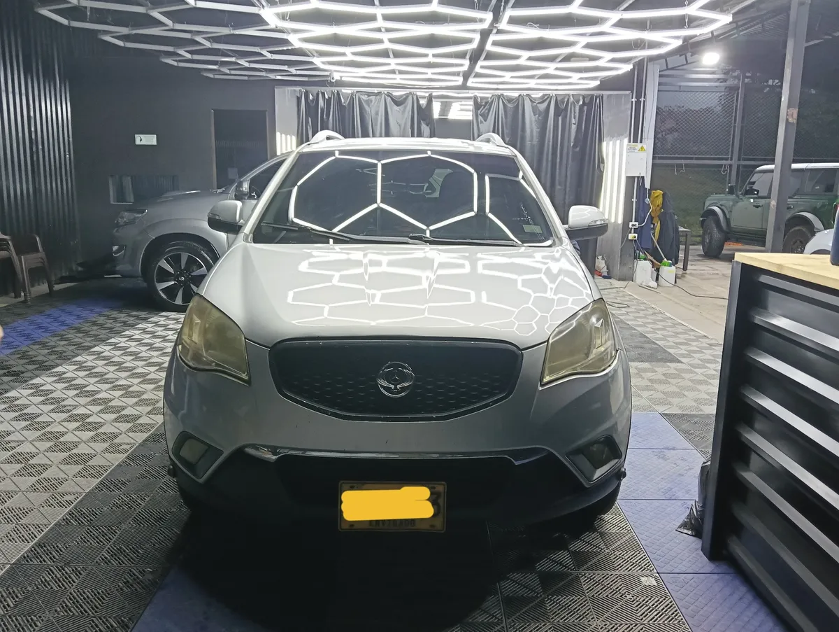 SsangYong Korando 2012 Gris Acacías