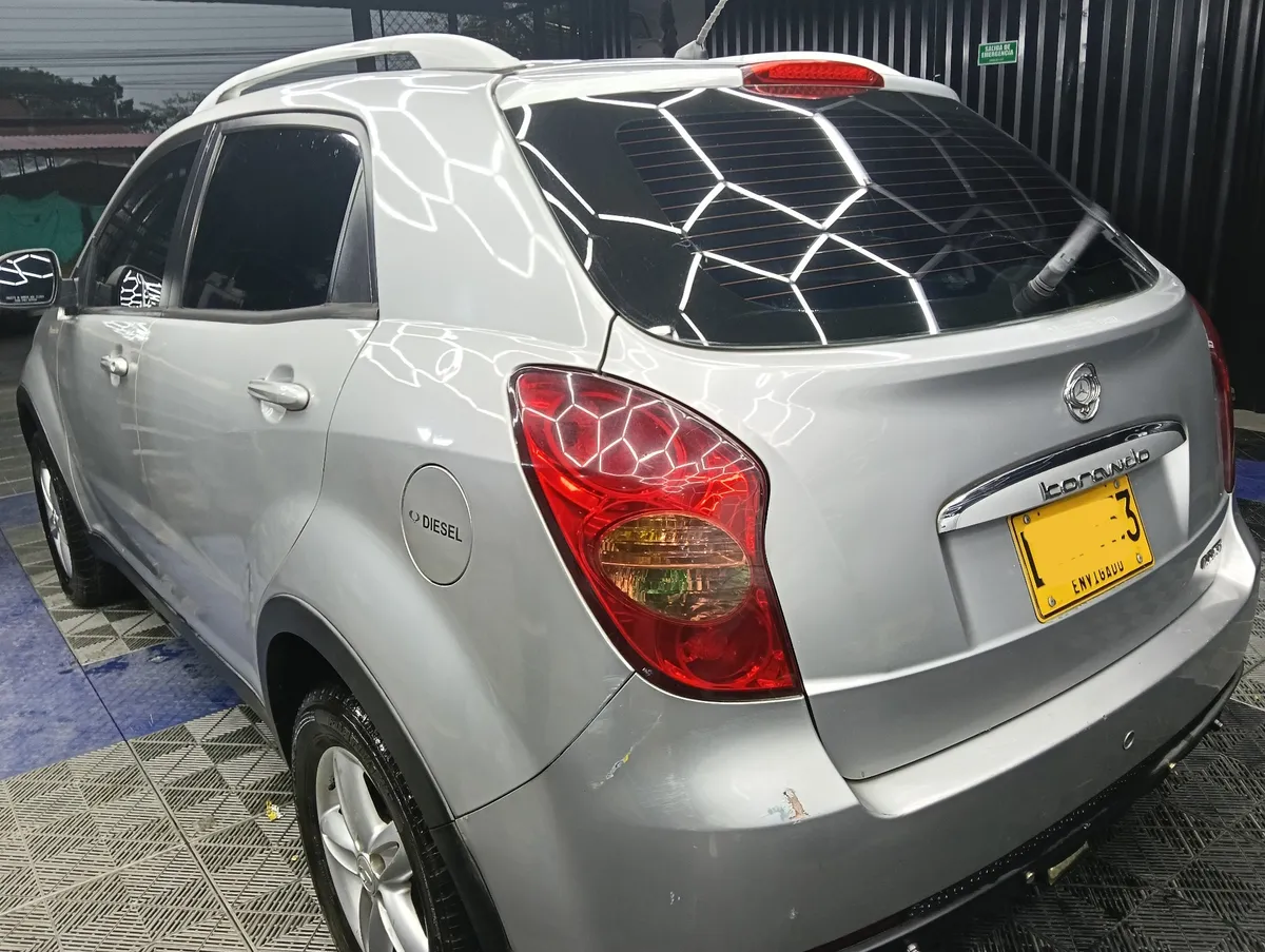 SsangYong Korando 2012 Gris Acacías