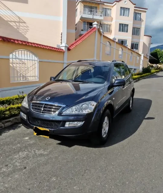 SsangYong Kyron 2011 gris2