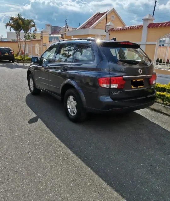 SsangYong Kyron 2011 gris4
