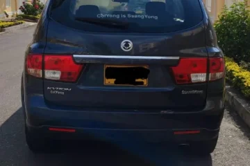 SsangYong Kyron 2011 gris5