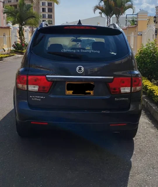 SsangYong Kyron 2011 gris5