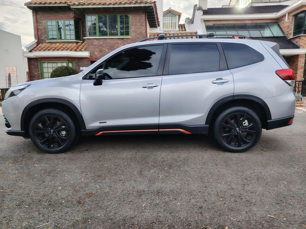 Subaru Forester 2023 Gris Tunja
