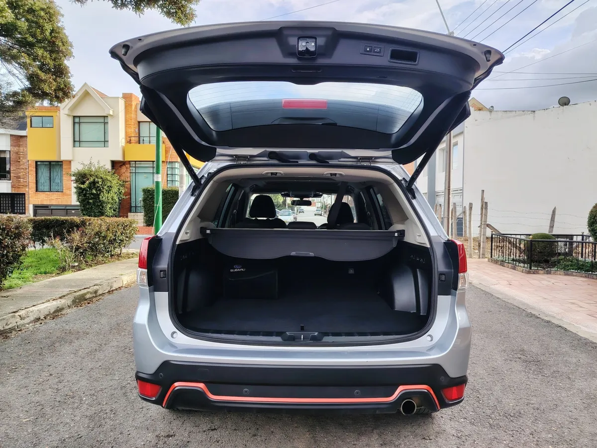 Subaru Forester 2023 Gris Tunja
