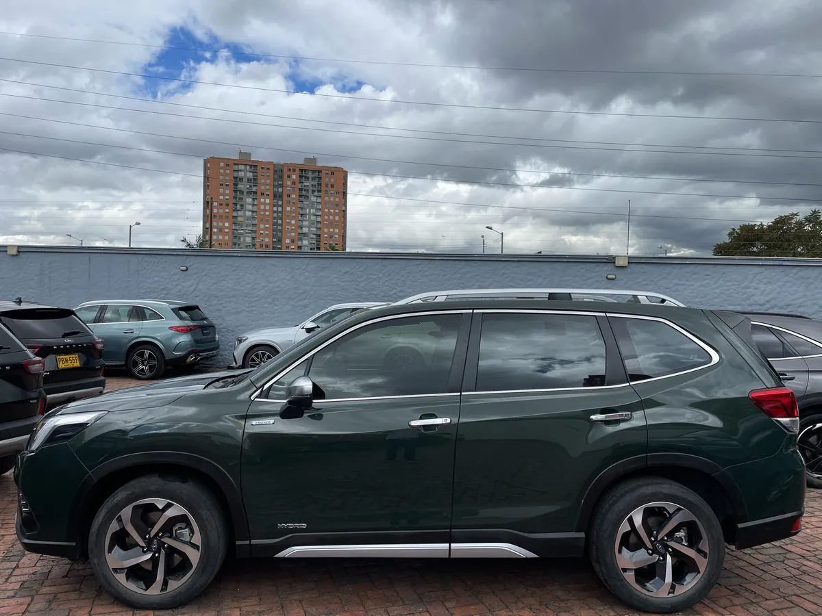 Subaru Forester 2023 Verde Bogotá