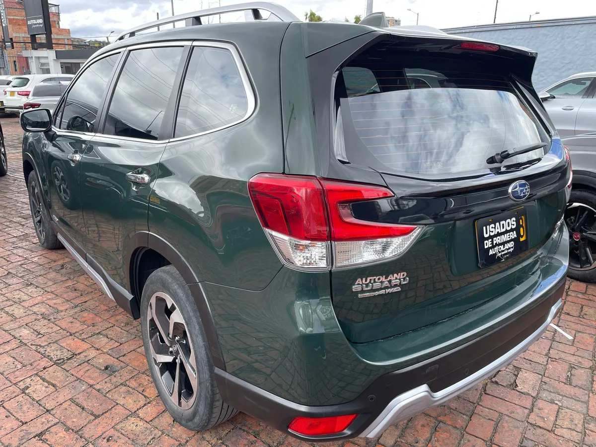 Subaru Forester 2023 Verde Bogotá