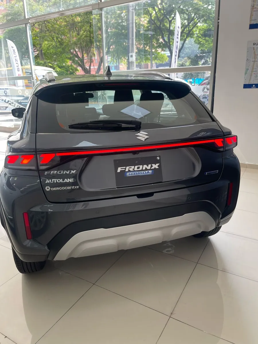Suzuki Fronx 2026 Gris Medellín