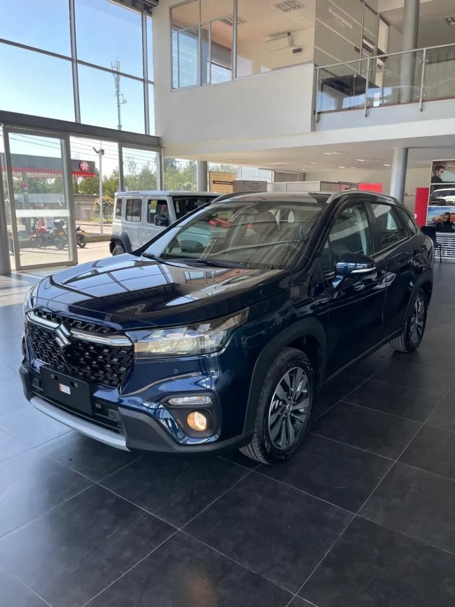 Suzuki Modelo S-Cross Hibrida 2025 Azul