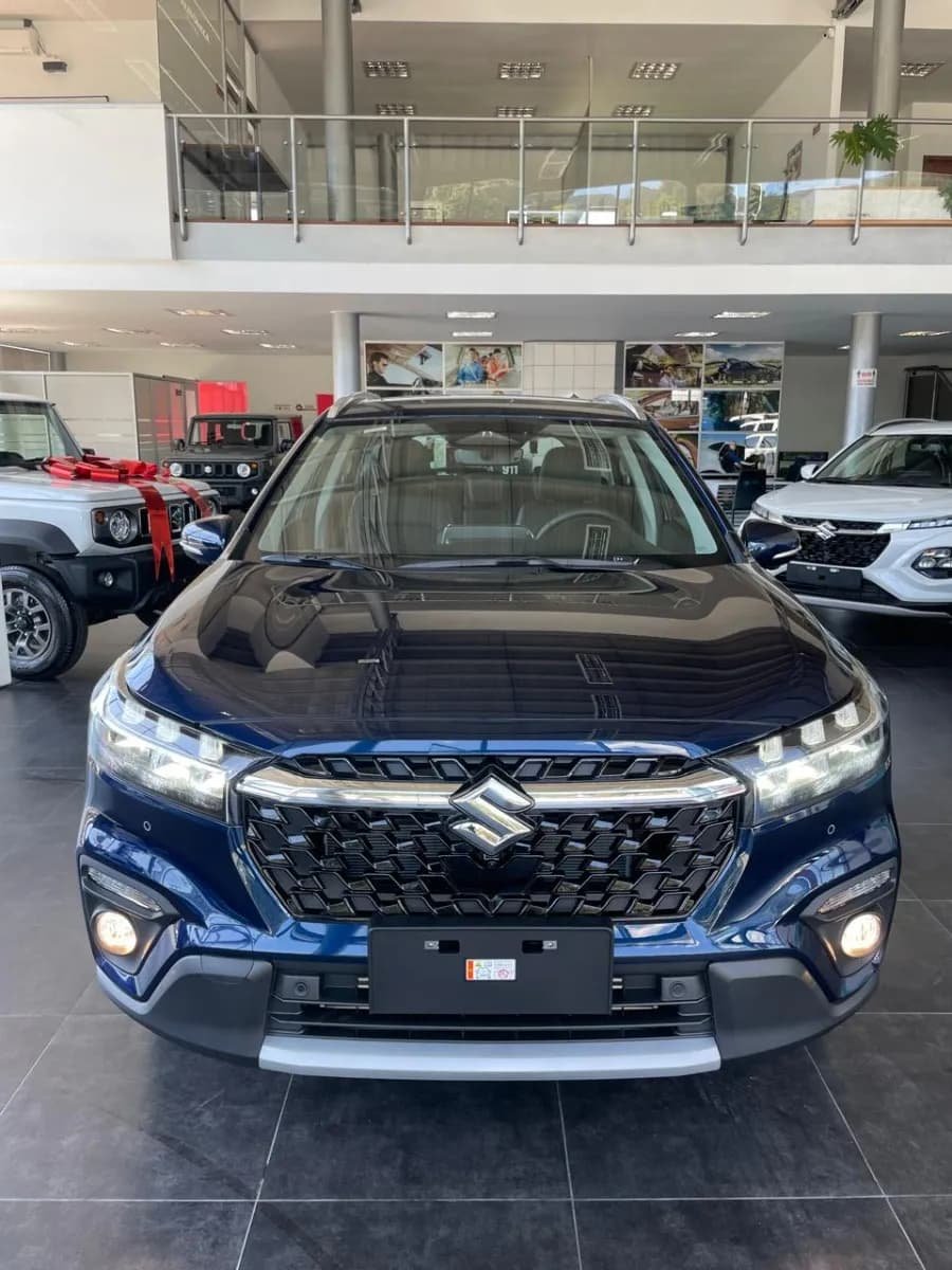 Suzuki Modelo S-Cross Hibrida 2025 Azul