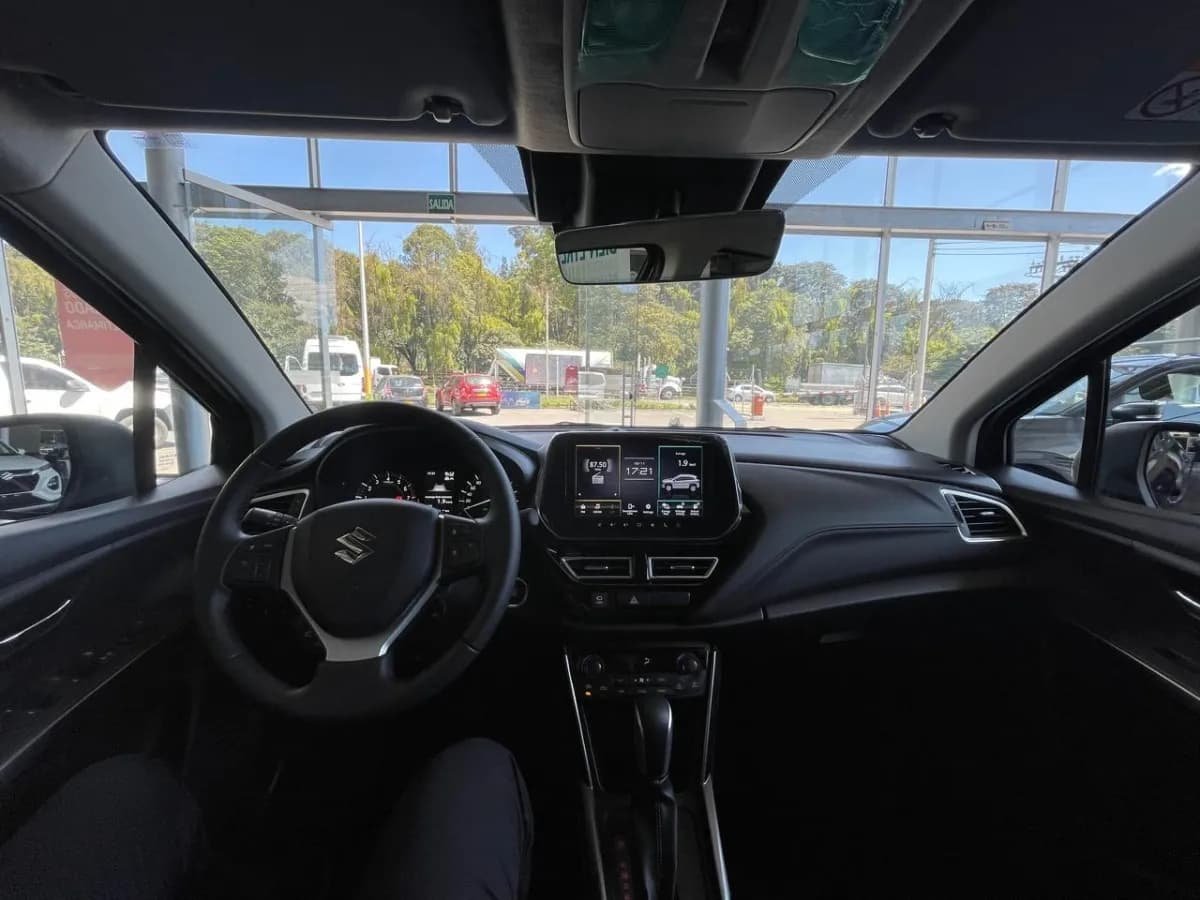 Suzuki Modelo S-Cross Hibrida 2025 Azul