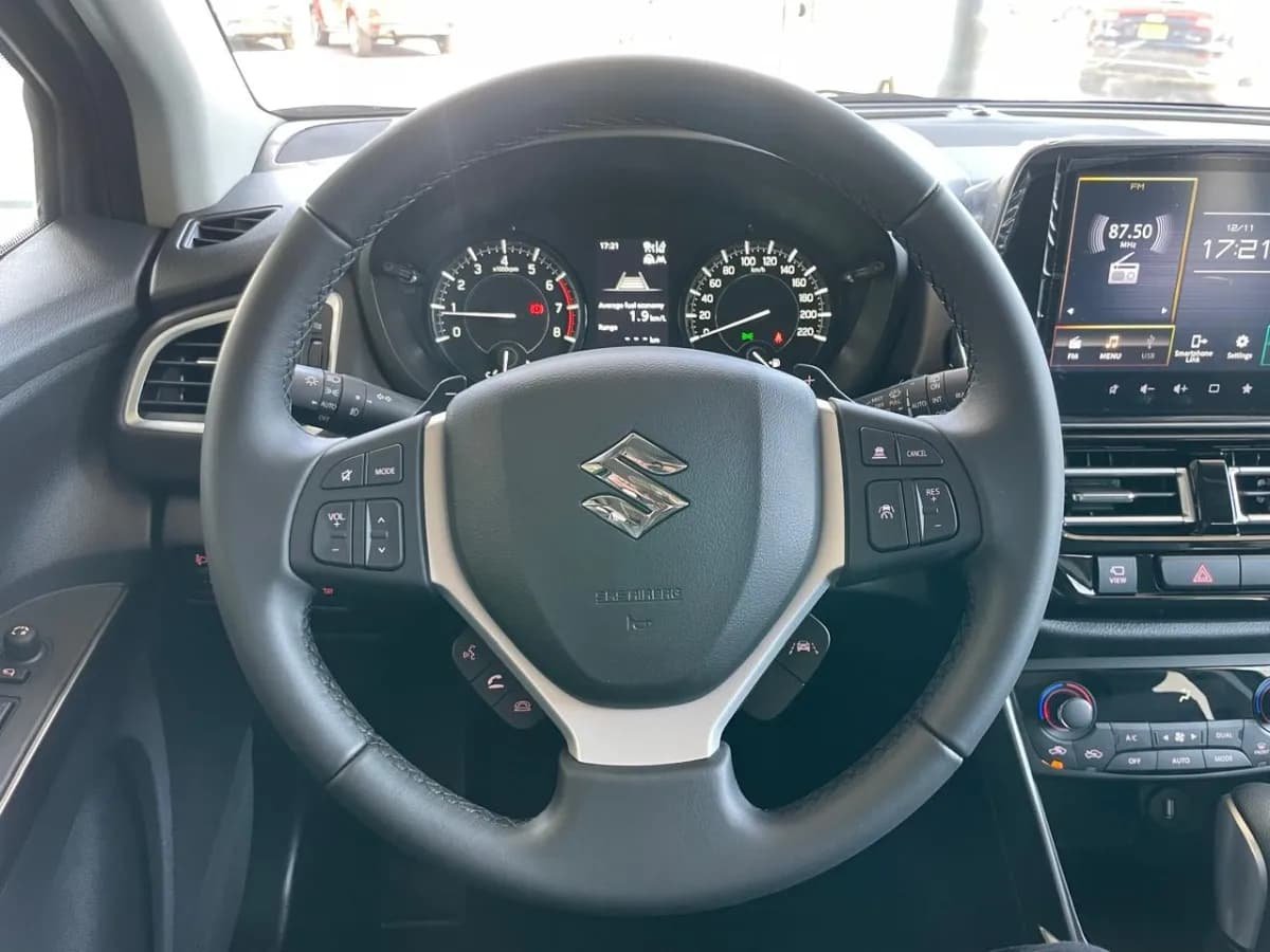 Suzuki Modelo S-Cross Hibrida 2025 Azul