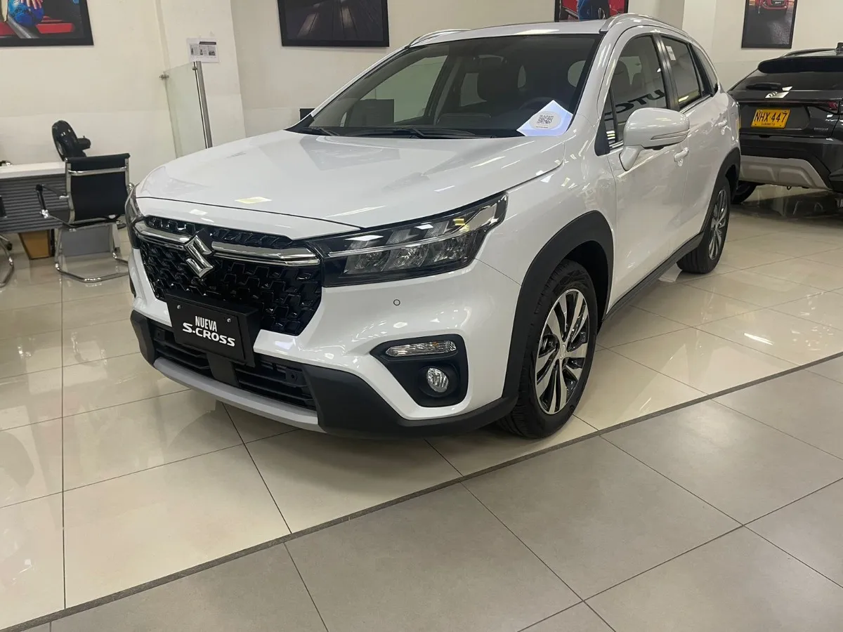 Suzuki S-Cross 2025 Gris Medellín
