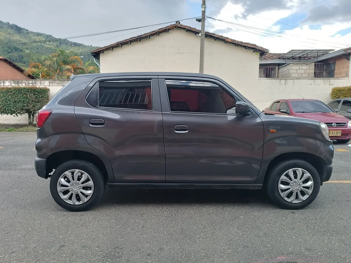 Suzuki S-Presso 2022 Gris Itagüí