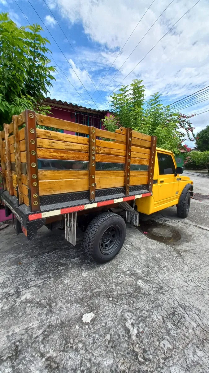 Suzuki SJ 1982 Amarillo Honda