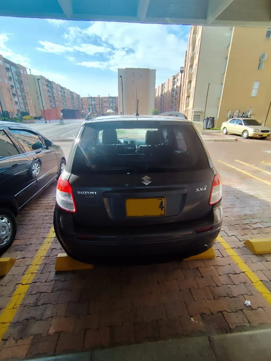 Suzuki SX4 2015 Gris Madrid