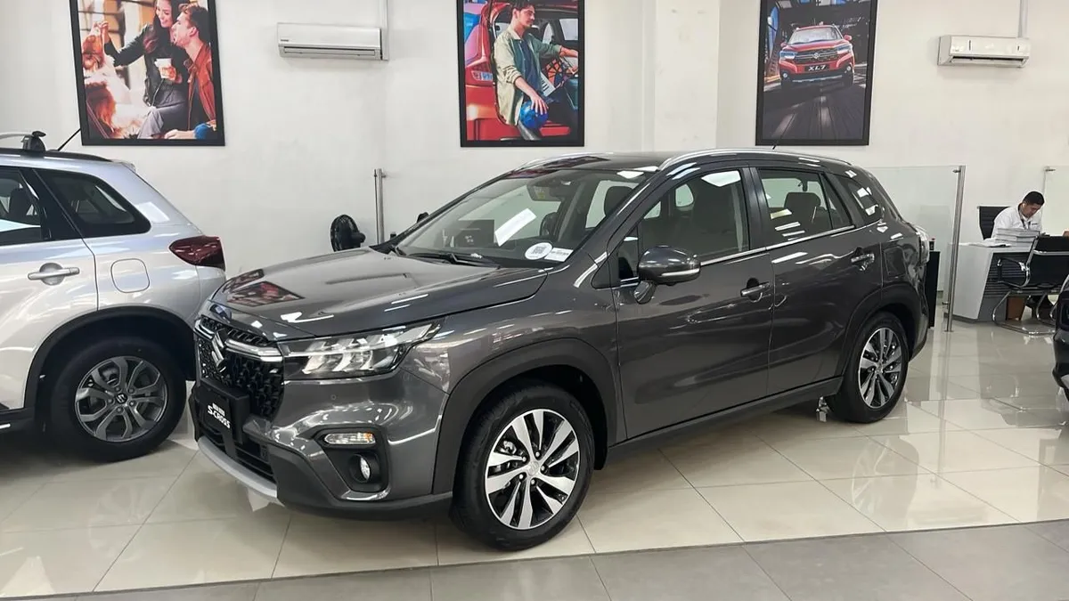Suzuki S-Cross 2026 Gris Medellín
