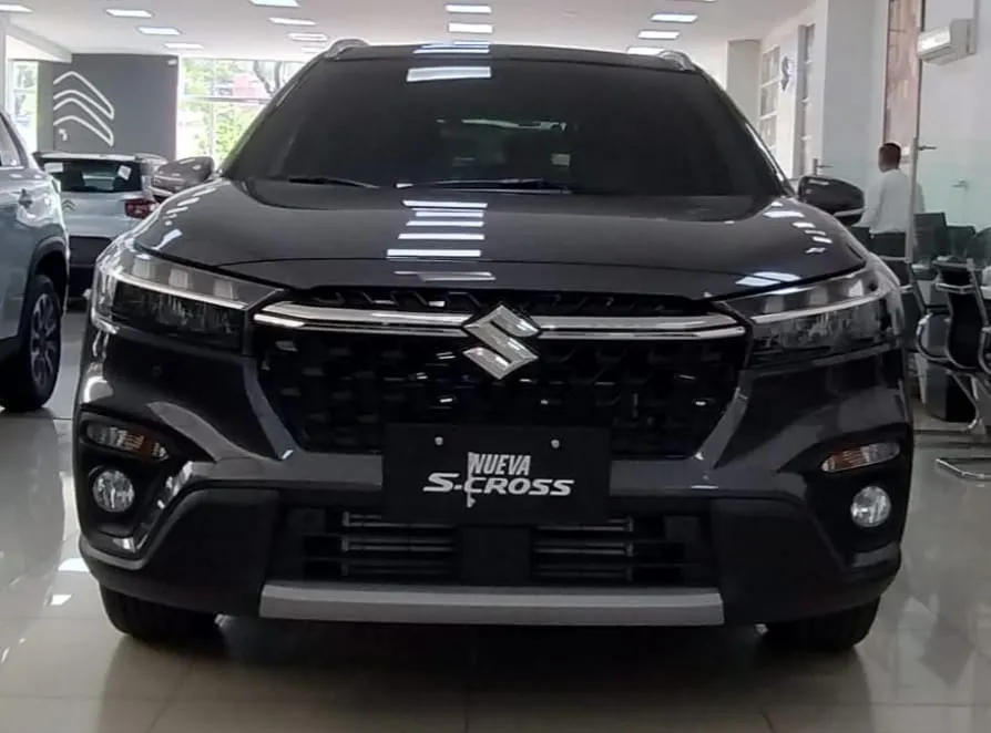 Suzuki S-Cross 2026 Gris Medellín