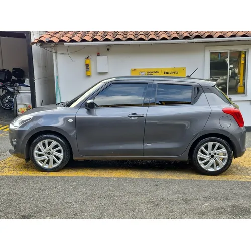 Suzuki Swift Hybrid 2022 Gris Medellín