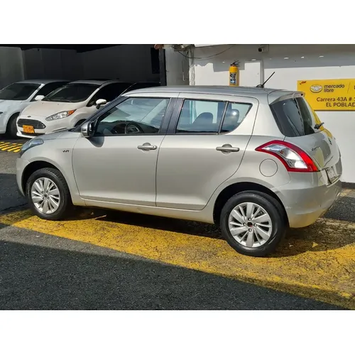 Suzuki Swift Suzuki 2016 Plateado Medellín