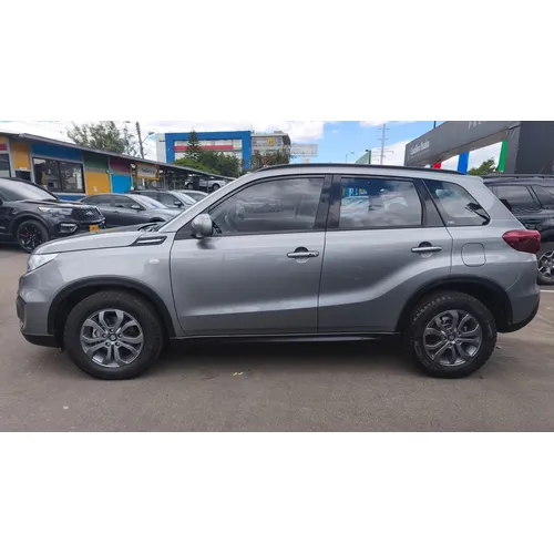 Suzuki Vitara 2022 Gris Bogotá