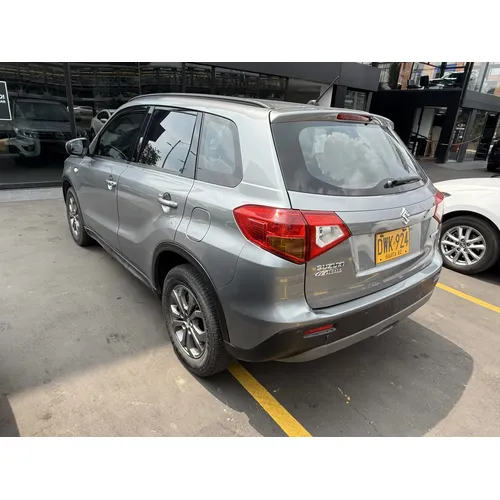 Suzuki Vitara Live 2018 Gris Bogotá