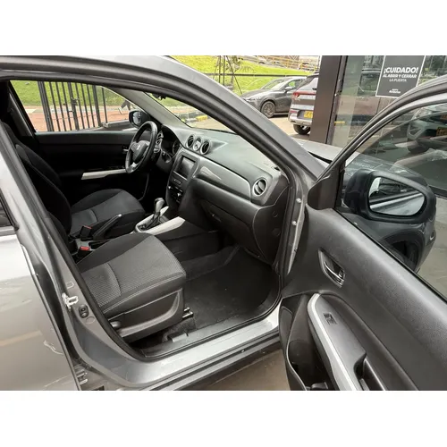 Suzuki Vitara Live 2018 Gris Bogotá