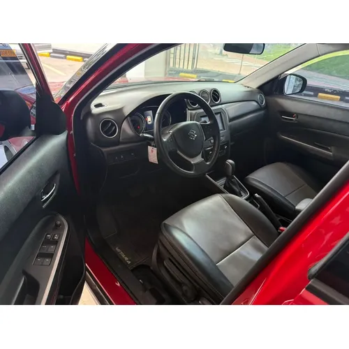 Suzuki Vitara Live 2023 Rojo Bogotá