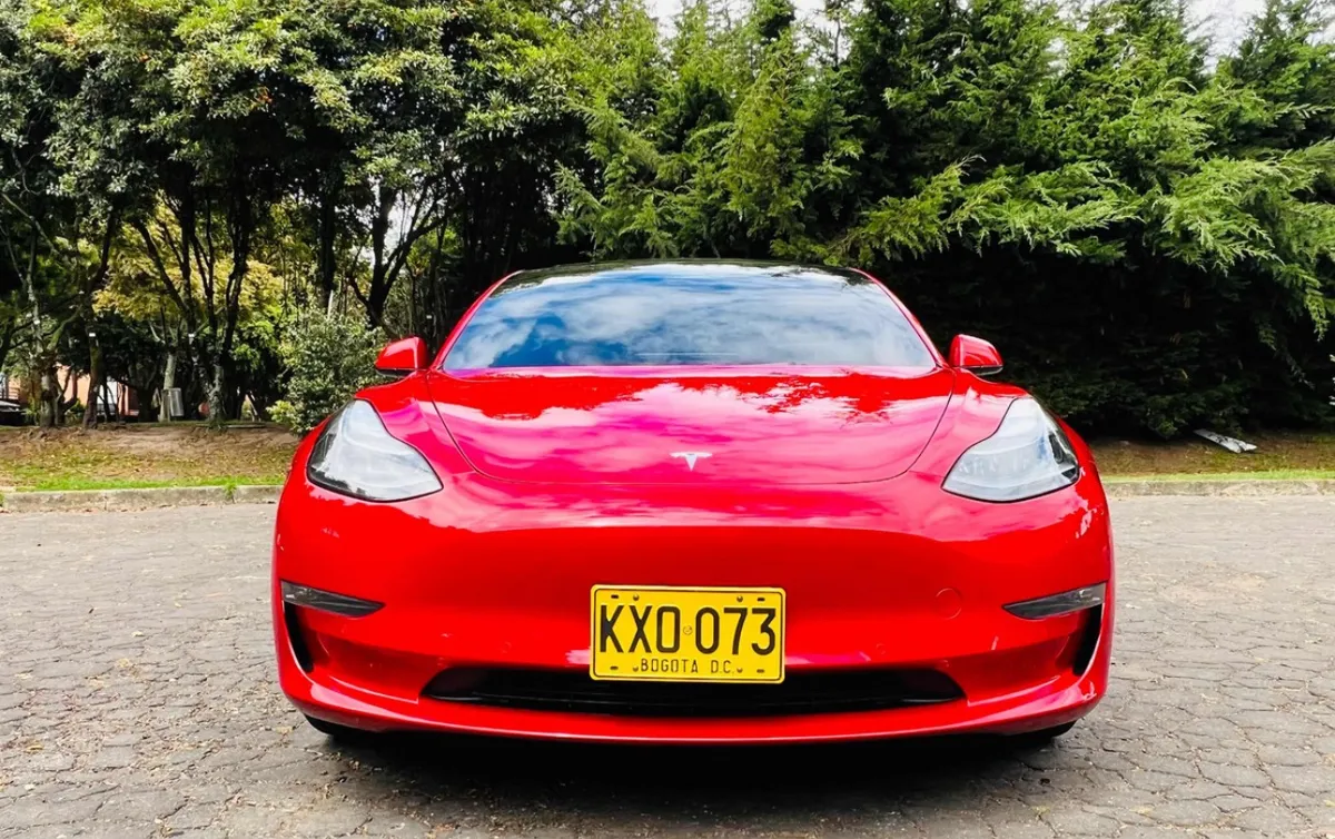 Tesla Model 3 2022 Rojo Bogotá