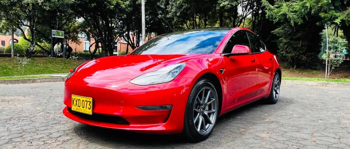 Tesla Model 3 2022 Rojo Bogotá