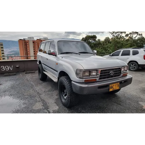 Toyota Land Cruiser Autana LX 2004 Plateado Medellín