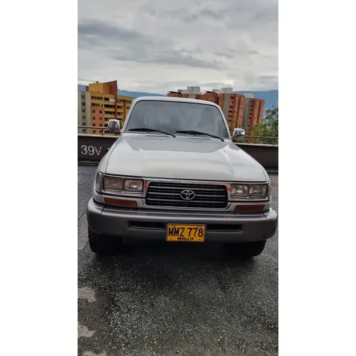 Toyota Land Cruiser Autana LX 2004 Plateado Medellín