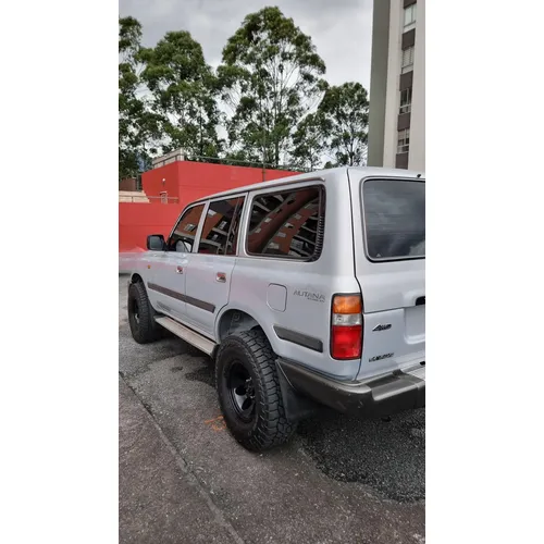 Toyota Land Cruiser Autana LX 2004 Plateado Medellín