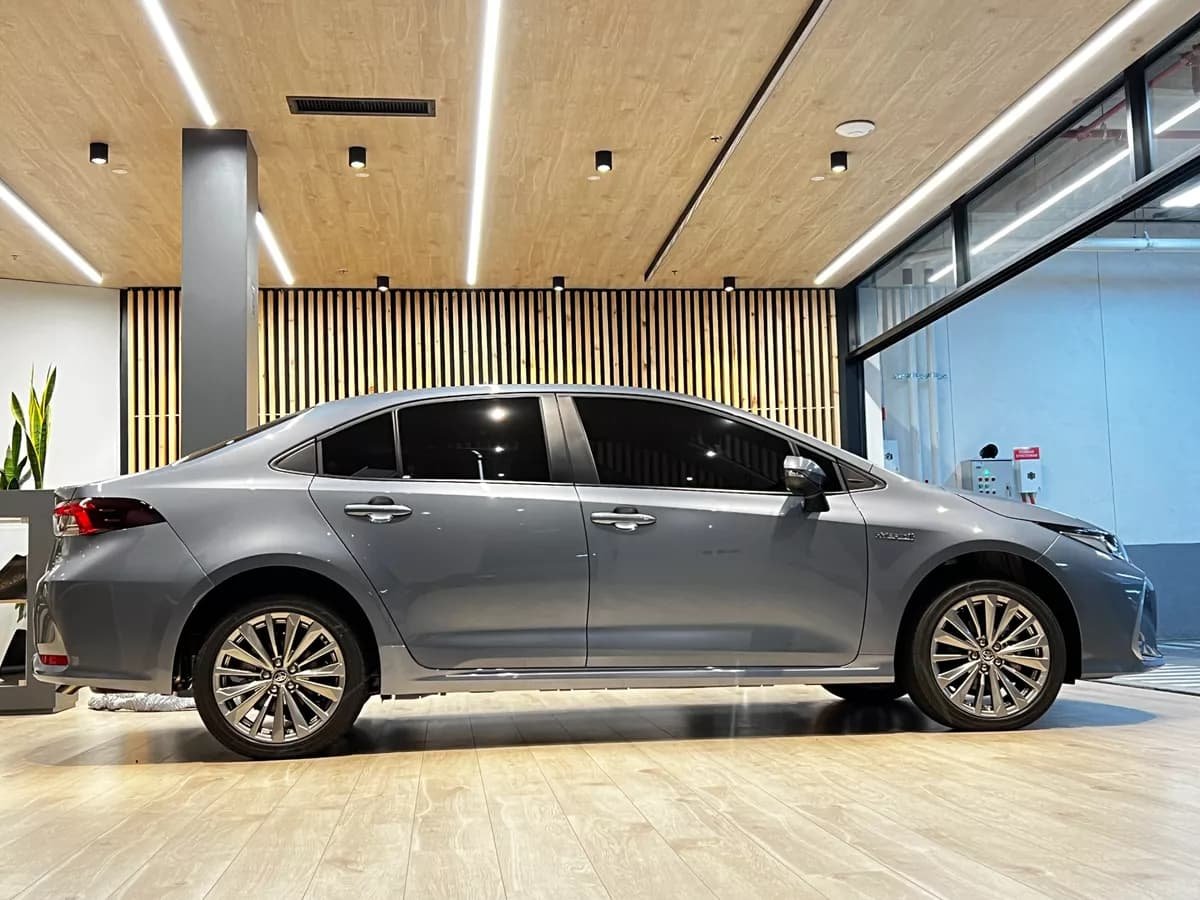Toyota Corolla 1.8 Hev Xei 2025 Gris Nuevo