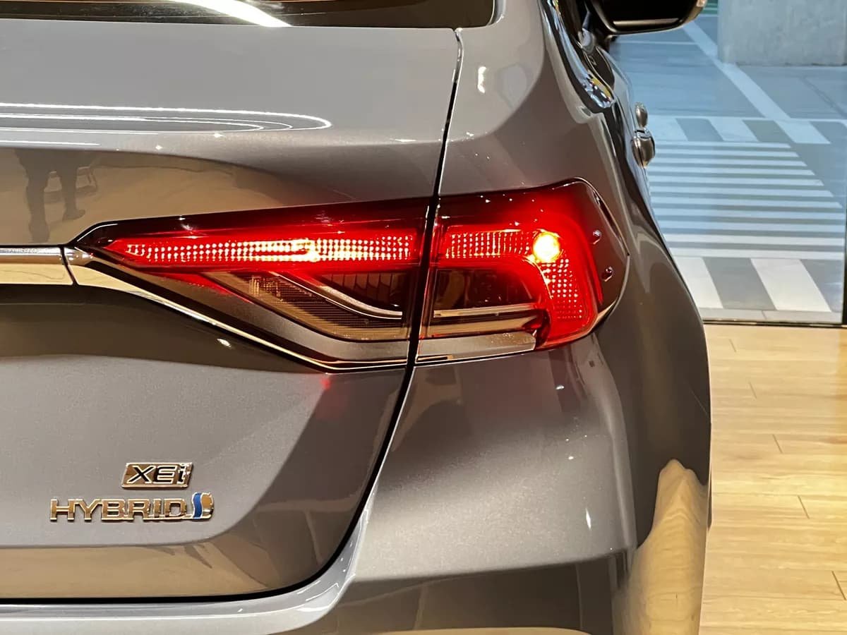 Toyota Corolla 1.8 Hev Xei 2025 Gris Nuevo