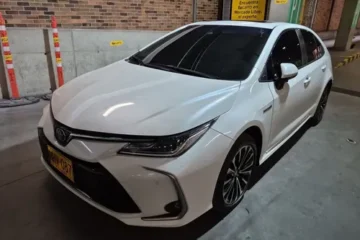 Toyota Corolla 1.8 SE-G HYBRID AT