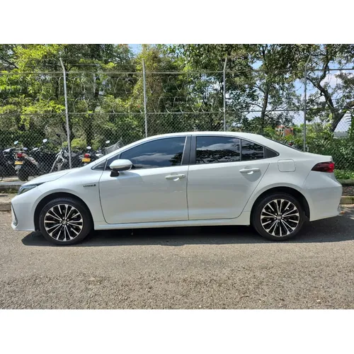 Toyota Corolla SEG 2024 Blanco Medellín